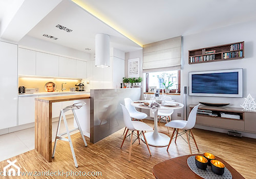 * mieszkanie kraków tyniecka - Mały biały salon z kuchnią z jadalnią, styl nowoczesny - zdjęcie od d e s e n i e