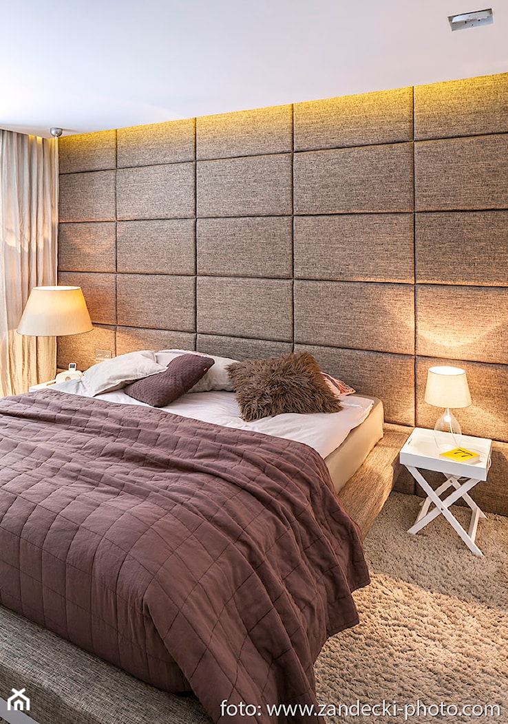 * mieszkanie kraków tyniecka - Średnia z panelami tapicerowanymi sypialnia, styl nowoczesny - zdjęcie od d e s e n i e  - Homebook