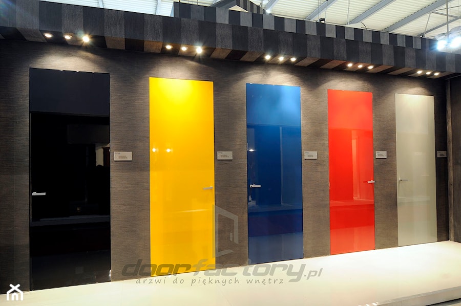 Drzwi wewnętrzne wysoki połysk High Gloss - Salon, styl minimalistyczny - zdjęcie od doorfactory.pl