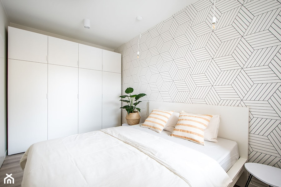 Sypialnia z tapetą geometryczną - zdjęcie od Dorota Skubis Studio Wnętrz