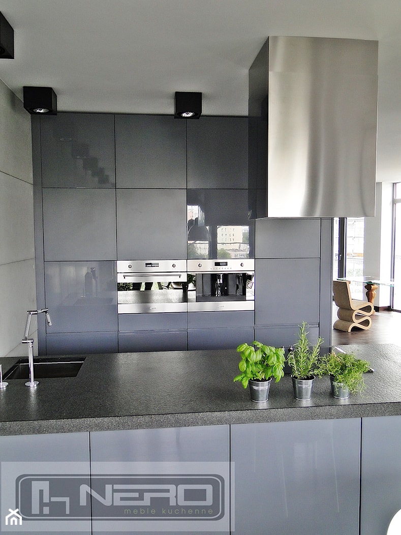 Meble kuchenne - loft apartament - zdjęcie od NERO - Homebook