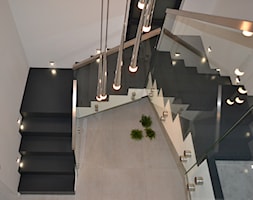 Schody na beton z balustradą szklana - zdjęcie od SCHODY JURREX - Homebook