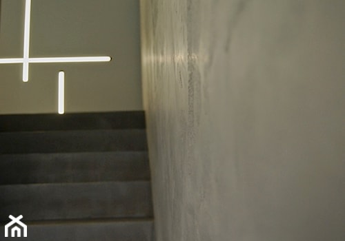 Projekt Gowarzewo II - Schody jednobiegowe betonowe, styl nowoczesny - zdjęcie od kabeDesign kasia białobłocka