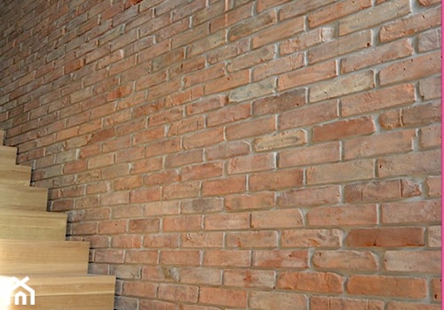 Projekt Września - Schody jednobiegowe drewniane - zdjęcie od kabeDesign kasia białobłocka