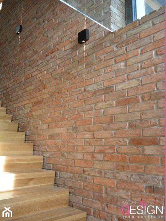 Projekt Września - Schody jednobiegowe drewniane - zdjęcie od kabeDesign kasia białobłocka