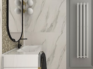 MIESZKANIE PRZY PARKU - Bez okna z lustrem z marmurową podłogą łazienka, styl glamour - zdjęcie od 3deko