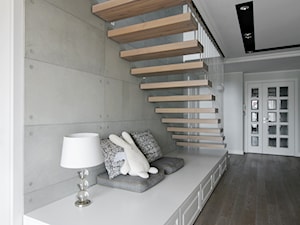 DOM W FALENTACH - Schody jednobiegowe drewniane, styl nowoczesny - zdjęcie od 3deko