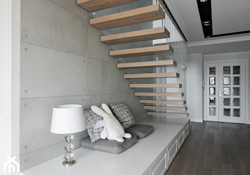 DOM W FALENTACH - Schody jednobiegowe drewniane, styl nowoczesny - zdjęcie od 3deko