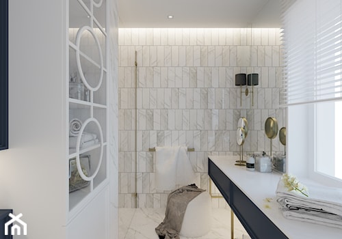 REZYDENCJA PARKOWA - Średnia z lustrem z marmurową podłogą z punktowym oświetleniem łazienka z oknem, styl glamour - zdjęcie od 3deko