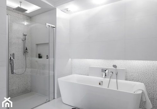 DOM W FALENTACH - Duża bez okna jako pokój kąpielowy z punktowym oświetleniem łazienka, styl nowoczesny - zdjęcie od 3deko