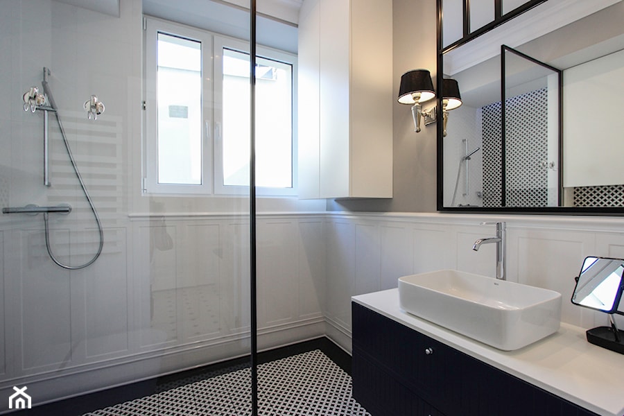 MIESZKANIE KRAKÓW - Średnia łazienka z oknem, styl glamour - zdjęcie od 3deko