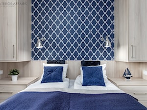 Brabank IV - Mała niebieska sypialnia, styl nowoczesny - zdjęcie od INTERIOR AFFAIRS