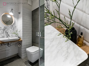 Brabank 1 - Mała bez okna z lustrem łazienka, styl skandynawski - zdjęcie od INTERIOR AFFAIRS