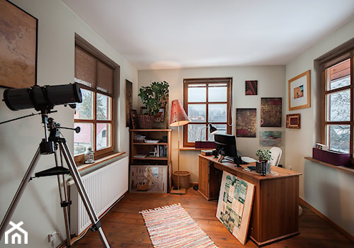 Dom - Średnie w osobnym pomieszczeniu białe z fotografiami na ścianie biuro, styl tradycyjny - zdjęcie od residence_fotografia_wnetrz