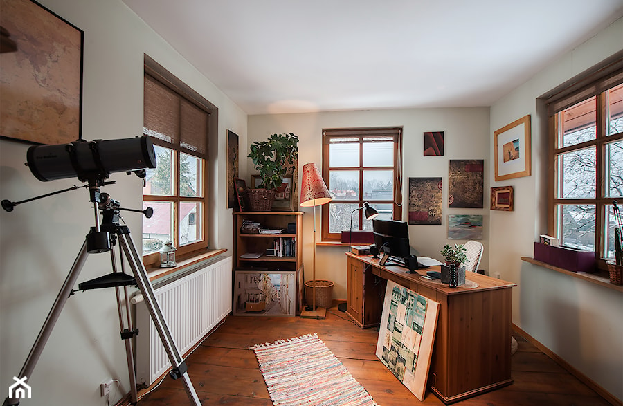 Dom - Średnie w osobnym pomieszczeniu białe z fotografiami na ścianie biuro, styl tradycyjny - zdjęcie od residence_fotografia_wnetrz