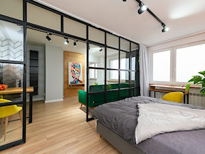 M2 na sprzedaż - Średnia biała szara z biurkiem sypialnia, styl nowoczesny - zdjęcie od residence_fotografia_wnetrz