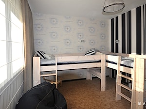 Pokój marynistyczny - Średni biały czarny pokój dziecka dla dziecka dla chłopca, styl skandynawski - zdjęcie od MAKAO home