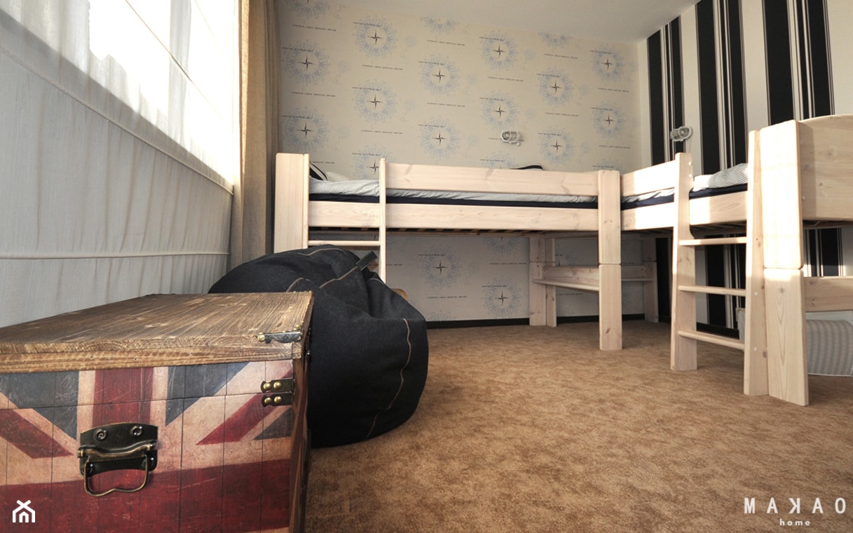Pokój marynistyczny - Średni biały czarny niebieski pokój dziecka dla dziecka dla chłopca dla rodzeństwa, styl skandynawski - zdjęcie od MAKAO home - Homebook