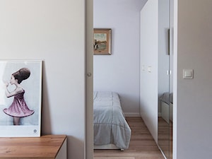 Kawalerka 32 mkw na wynajem | WŁOCHY - Mała szara sypialnia, styl nowoczesny - zdjęcie od MAKAO home