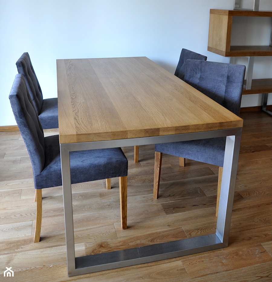 Stół na stalowych nogach - zdjęcie od Houseform- meble i wyposażenie wnętrz