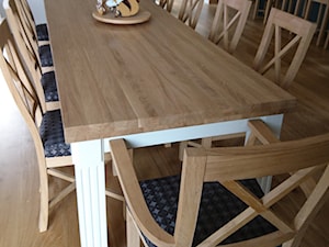 Stół w stylu prowansalskim