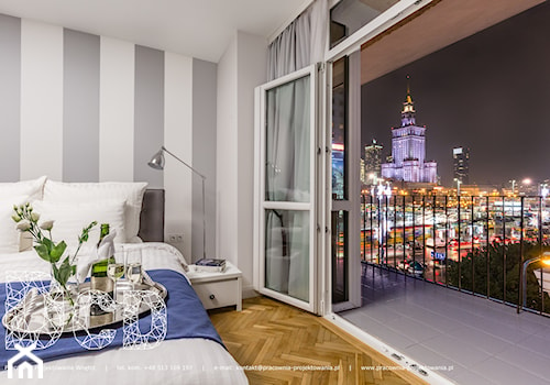 Mieszkanie Warszawa Centrum - Średnia biała szara sypialnia z balkonem / tarasem, styl tradycyjny - zdjęcie od Pracownia Projektowania | Daria Ciuńczyk-Duda