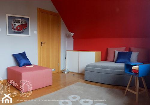 W RYTMIE SAMBY - Średnie w osobnym pomieszczeniu z sofą białe czerwone biuro, styl nowoczesny - zdjęcie od Pracownia Projektowania | Daria Ciuńczyk-Duda
