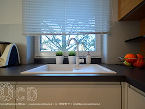 Mieszkanie Warszawa Tarchomin - Kuchnia z oknem, styl nowoczesny - zdjęcie od Pracownia Projektowania | Daria Ciuńczyk-Duda