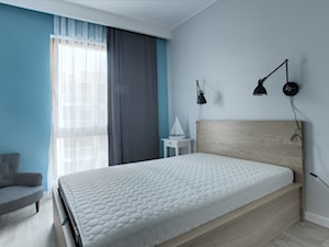 mieszkanie.Gdańsk styl morski - Średnia niebieska szara sypialnia, styl skandynawski - zdjęcie od ip-design