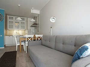 mieszkanie.Gdańsk styl morski - Mały biały salon z kuchnią z jadalnią, styl skandynawski - zdjęcie od ip-design