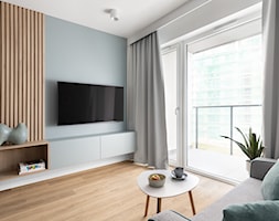 mieszkanie na wynajem - Mały biały salon z tarasem / balkonem, styl skandynawski - zdjęcie od ip-design - Homebook