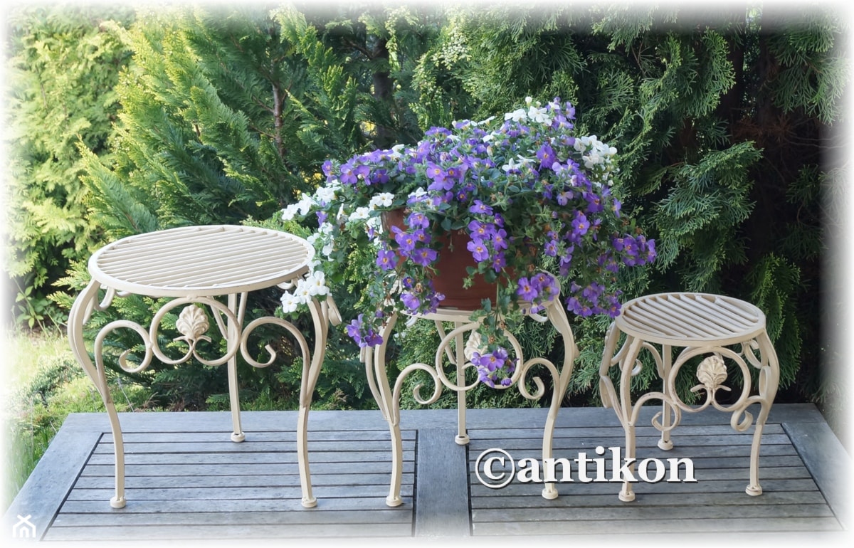 Ogrodowe meble w stylu prowansalskim - Ogród, styl prowansalski - zdjęcie od Antikon Galeria - Homebook