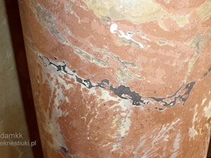Fragment trzonu kolumny z autorską stiukową marmoryzacją.Adamkk www.pieknestiuki.pl - zdjęcie od Adamkk Stucco Marmo