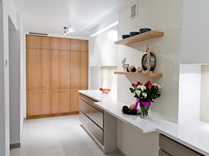Minimalistyczna kuchnia - Średnia zamknięta biała kuchnia jednorzędowa, styl minimalistyczny - zdjęcie od Viva Design Rzeszów