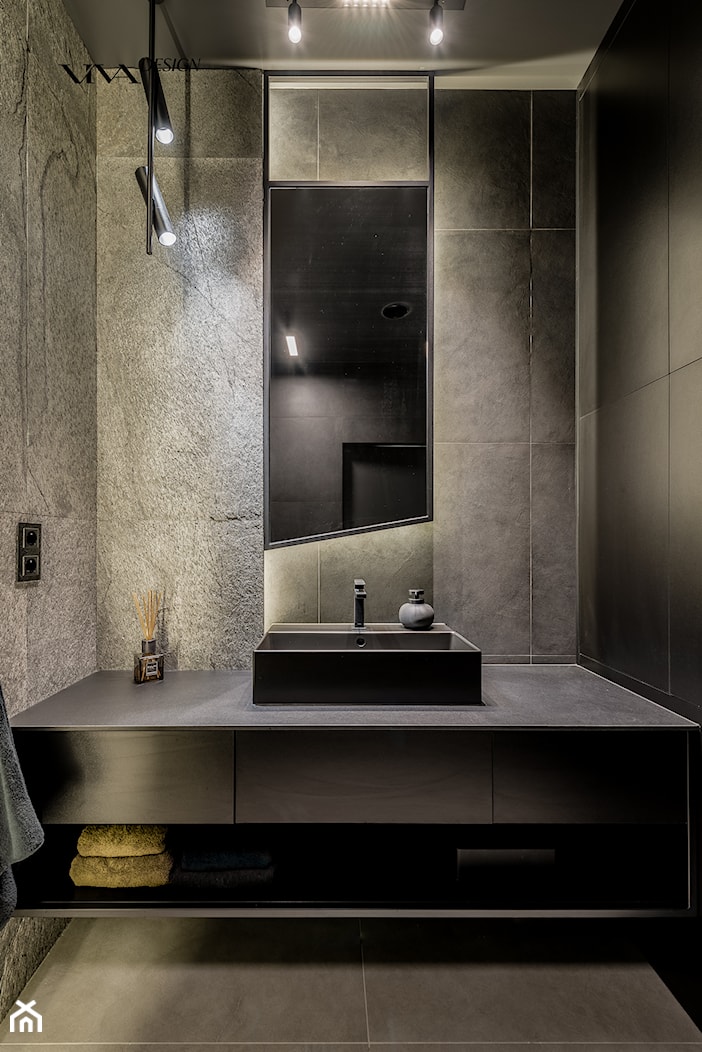 Oryginalne lustro w łazience dla gości - zdjęcie od Viva Design Rzeszów - Homebook