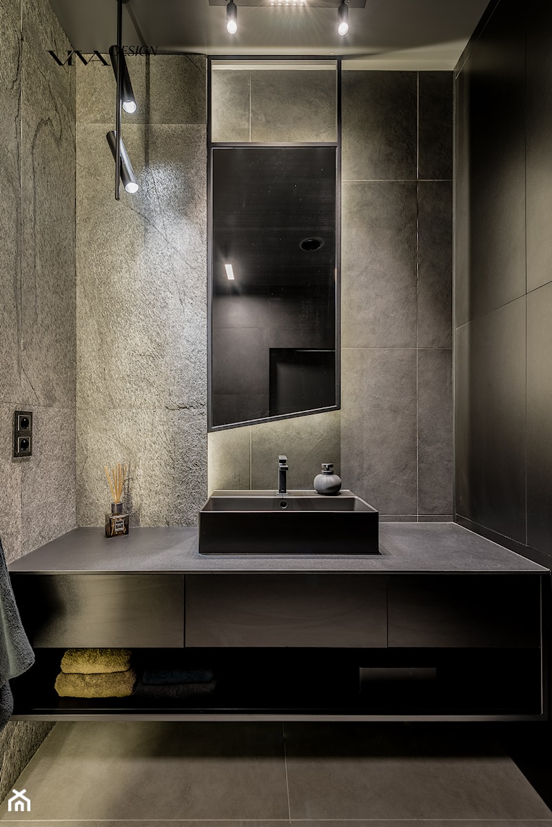 Oryginalne lustro w łazience dla gości - zdjęcie od Viva Design Rzeszów