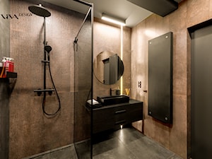 Klimatyczna łazienka z płytkami w miedzianym kolorze - zdjęcie od Viva Design Rzeszów