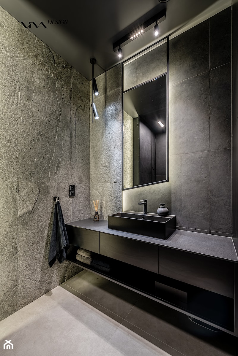 Niepowtarzalna łazienka z ciemnym fornirem kamiennym - zdjęcie od Viva Design Rzeszów