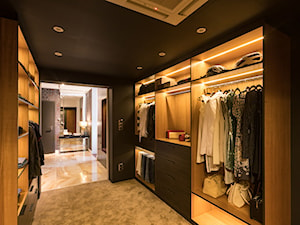Zdjęcie korytarza do części prywatnej pełniącego funkcję garderoby - zdjęcie od Viva Design Rzeszów