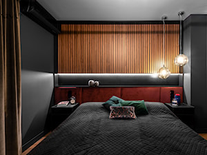 Ciemna sypialnia z klimatycznym oświetleniem - zdjęcie od Viva Design Rzeszów