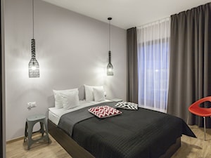 Jaglana IV | Gdańsk - Mała szara sypialnia, styl industrialny - zdjęcie od Pracownia ARD