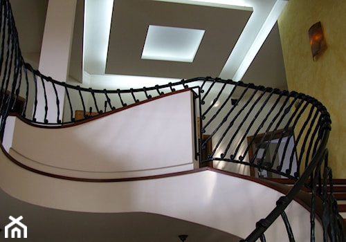 Projekt wnętrza - balustrady oraz sufitu na klatce schodowej - zdjęcie od ARCHITEKCI KOJDER