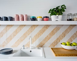 Dom w Chorzowie D94 - Biała z podblatowym zlewozmywakiem kuchnia, styl nowoczesny - zdjęcie od WIDAWSCY STUDIO ARCHITEKTURY - Homebook
