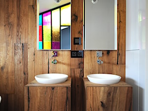 D47 DOM W MYSŁOWICACH - Średnia na poddaszu z dwoma umywalkami łazienka, styl glamour - zdjęcie od WIDAWSCY STUDIO ARCHITEKTURY