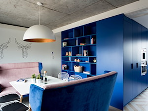 Dom w Chorzowie D94 - Duża biała niebieska jadalnia w kuchni, styl nowoczesny - zdjęcie od WIDAWSCY STUDIO ARCHITEKTURY