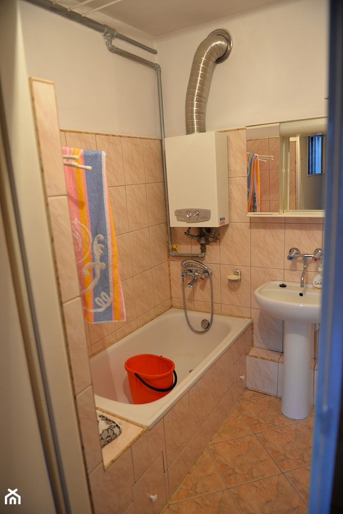 Mała łazienka w bloku - przed remontem - zdjęcie od Trykowska Studio - Homebook