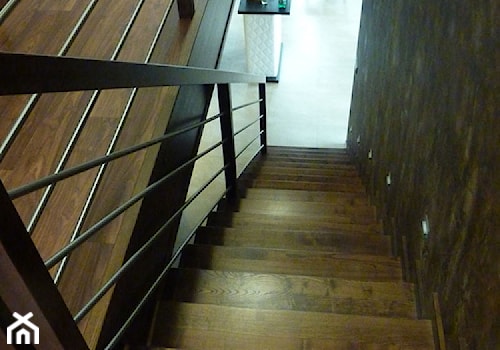 Rezydencja na Ołtaszynie - Schody jednobiegowe drewniane, styl nowoczesny - zdjęcie od Pracownia Projektowa "Interior-Art"