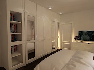 Stylowa sypialnia w kamienicy - Sypialnia, styl tradycyjny - zdjęcie od Pracownia Projektowa "Interior-Art"