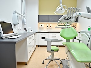 Wnętrze gabinetu stomatologicznego- projekt kompleksowy - zdjęcie od architekt Karolina Radoń
