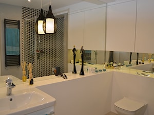 łazienki K - Średnia bez okna z punktowym oświetleniem łazienka, styl skandynawski - zdjęcie od HSHmg